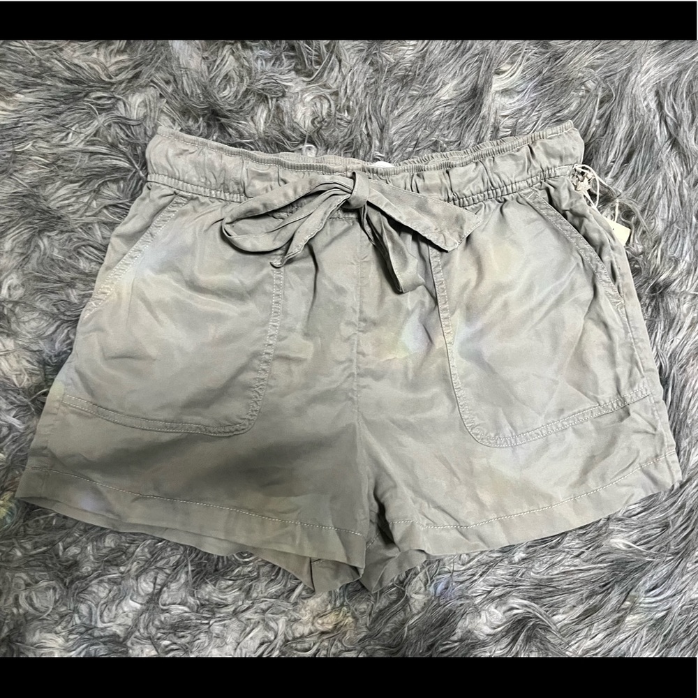 green short bermudas